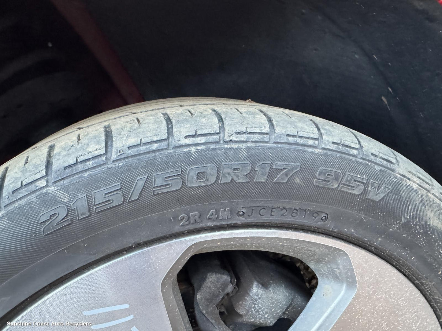 2016 Holden Cruze Tyre