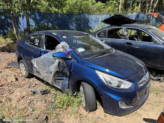 2015 Hyundai Accent Right Headlamp