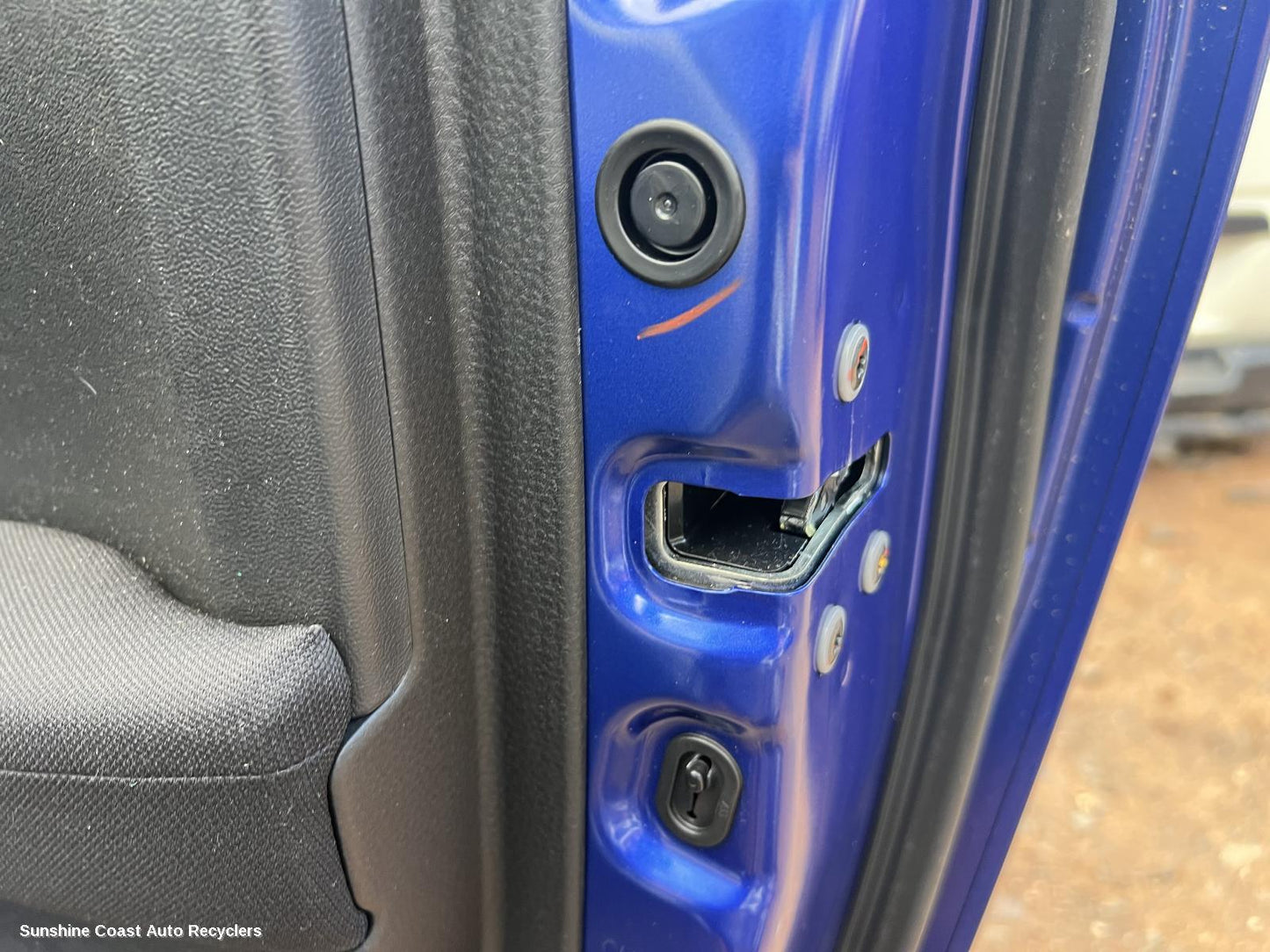 2022 Isuzu Dmax Door Boot Gate Lock