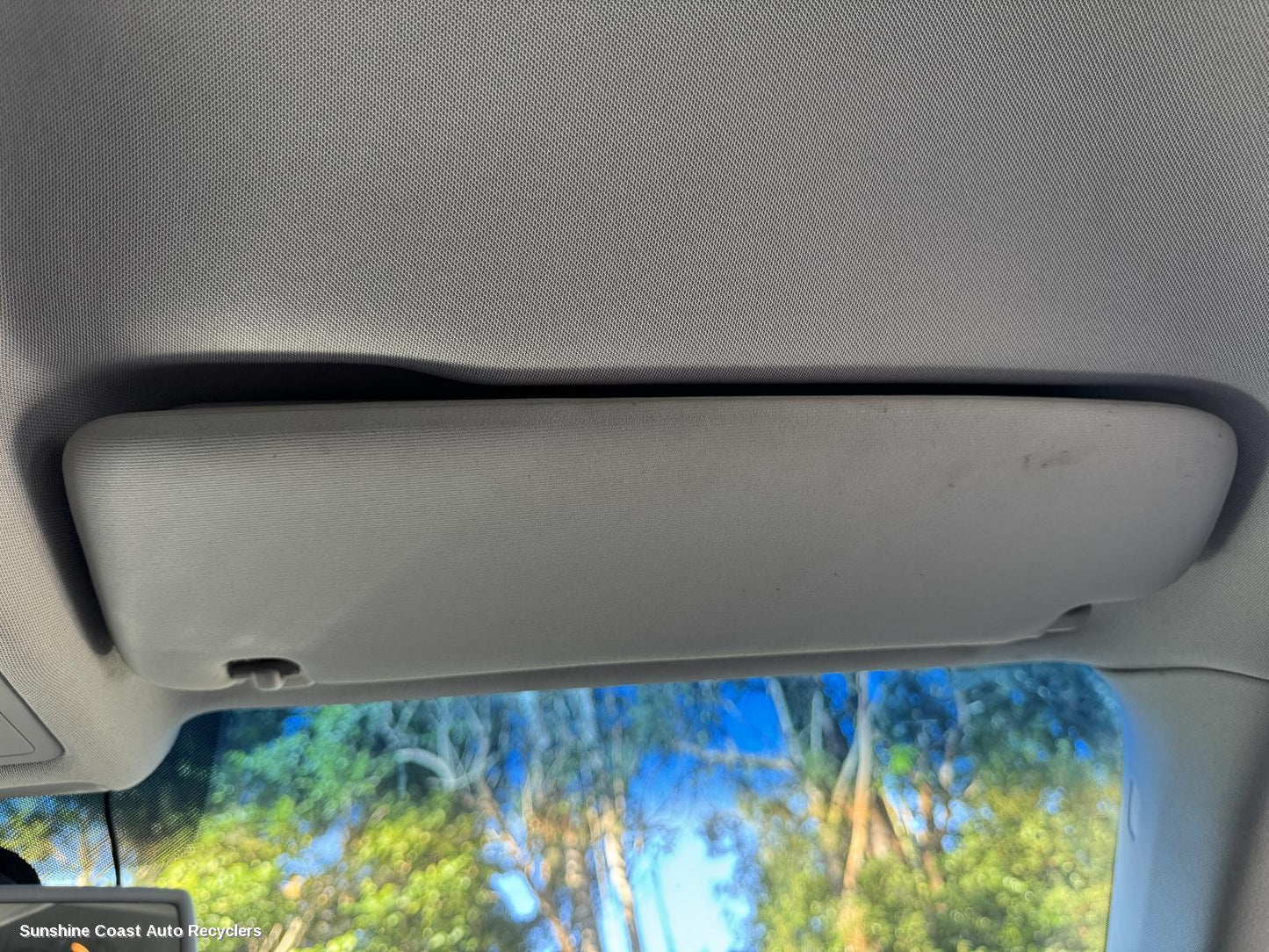 2011 Volkswagen Touareg Sunvisor