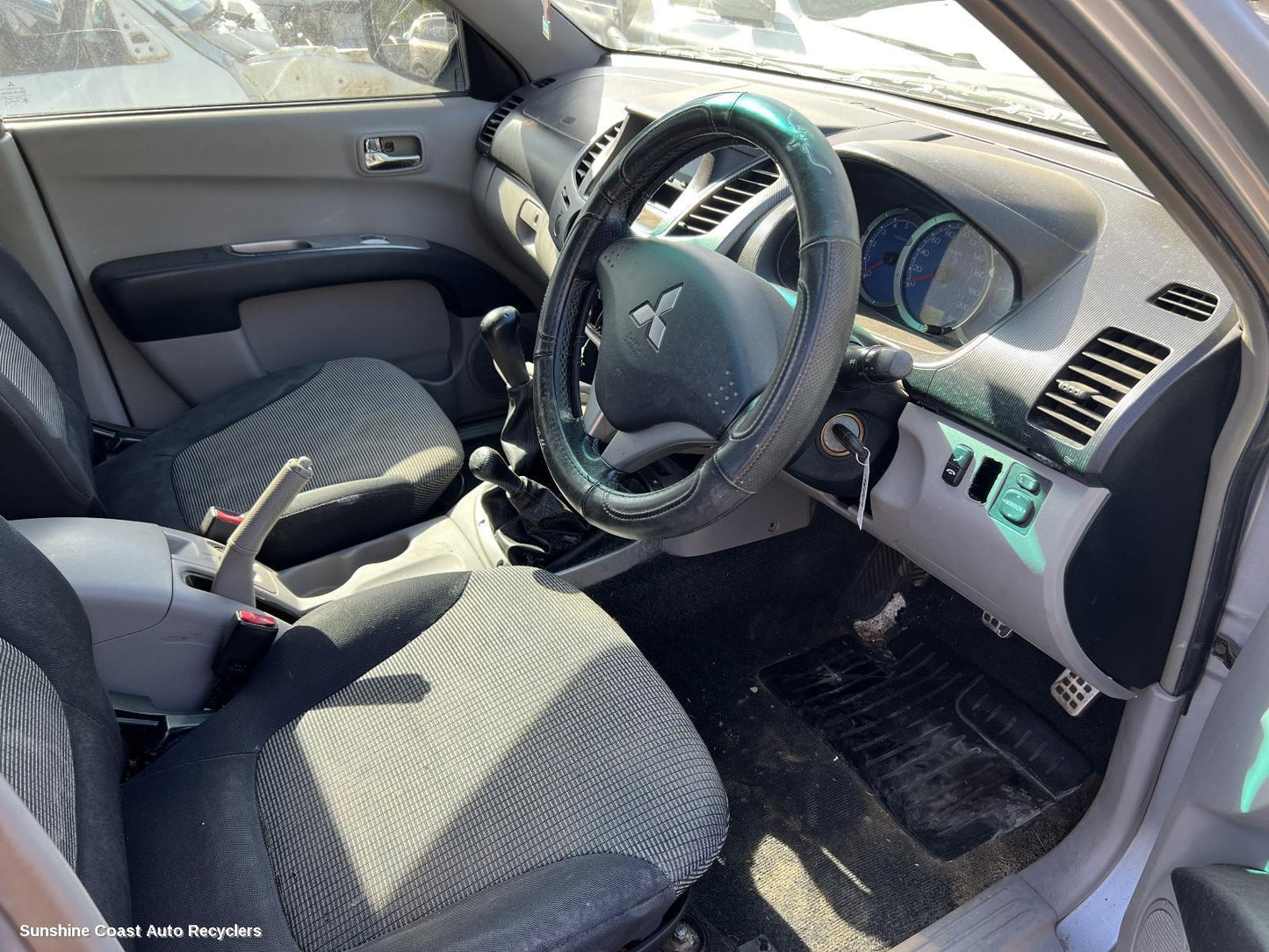 2006 Mitsubishi Triton Front Prop Shaft