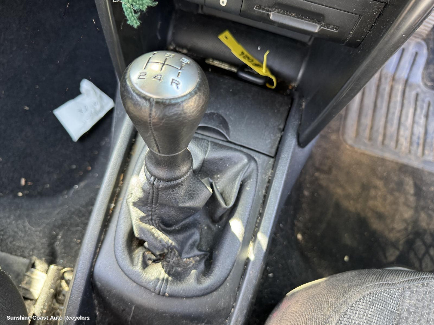 2011 Peugeot 207 Gear Stick Shifter