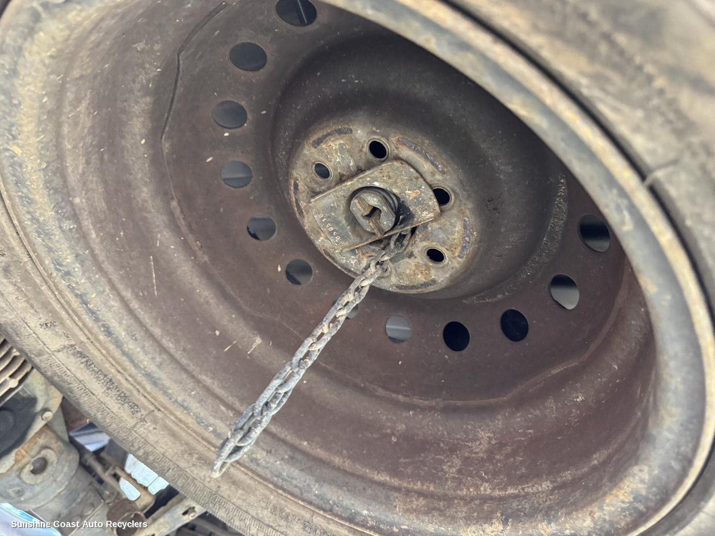 2010 Nissan Navara Spare Wheel Winch