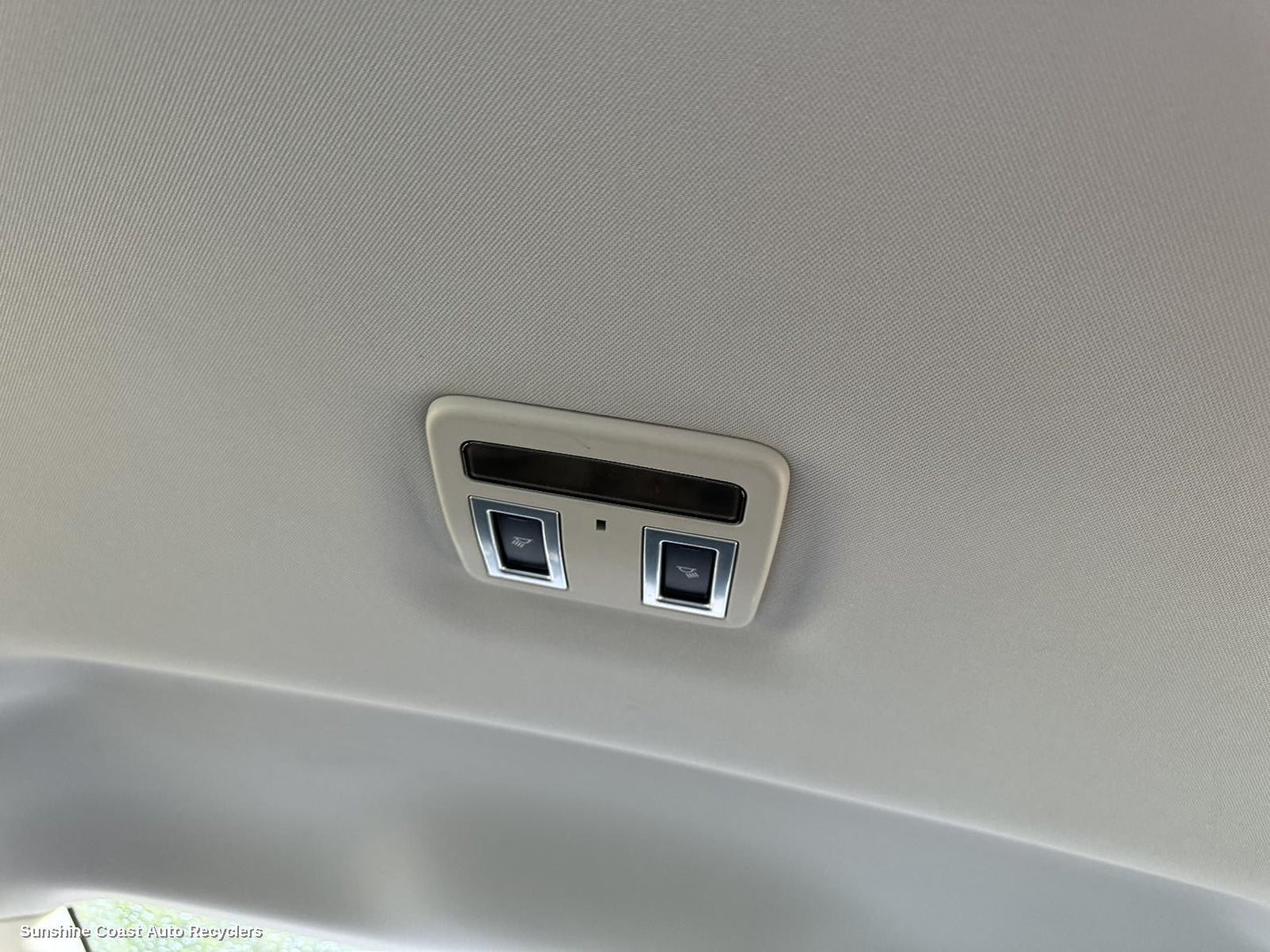 2015 Jaguar Xe Courtesy Light