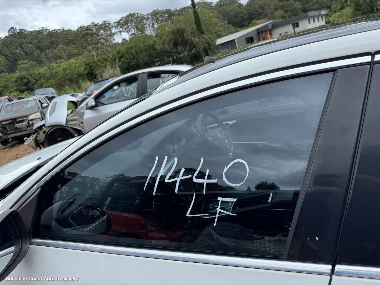 2012 Volvo S60/v60 Left Front Door Window