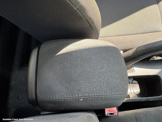 2010 Holden Cruze Console