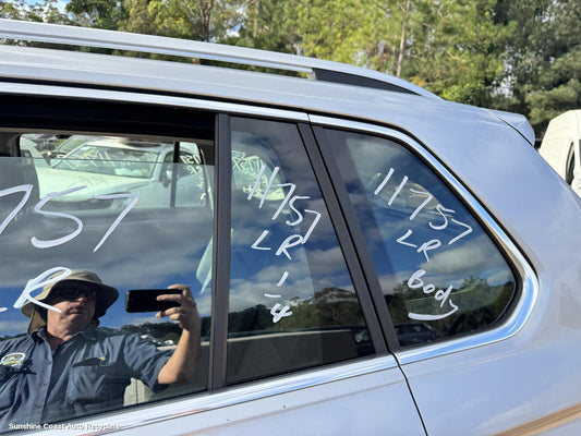 2022 Volkswagen Tiguan Left Rear 1 4 Door Glass