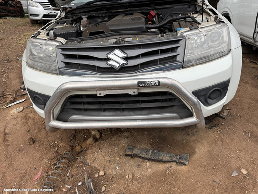 2014 Suzuki Vitara Grille