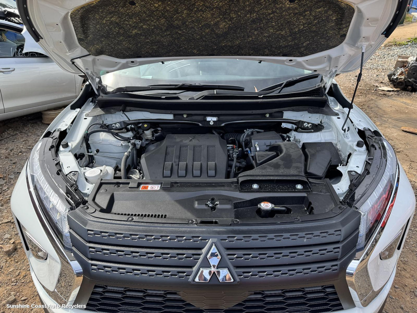 2023 Mitsubishi Eclipse Cross Left Front Door