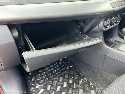 2010 Mitsubishi Lancer Glove Box