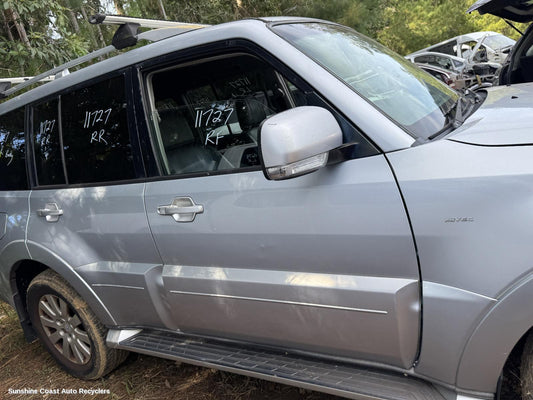2007 Mitsubishi Pajero Right Front Door