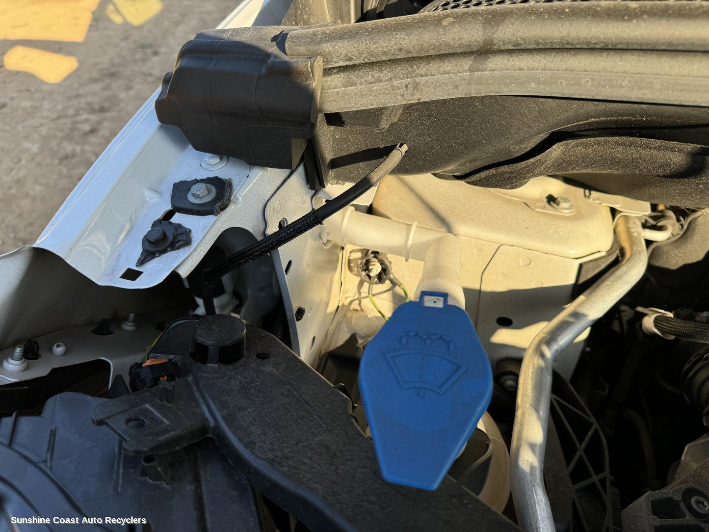 2023 Peugeot Partner Washer Bottle