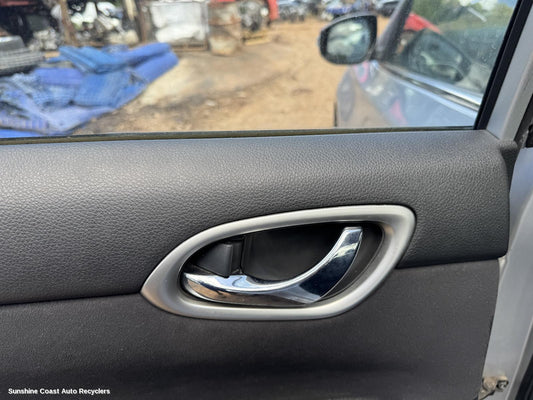 2013 Nissan Pulsar Door Handle