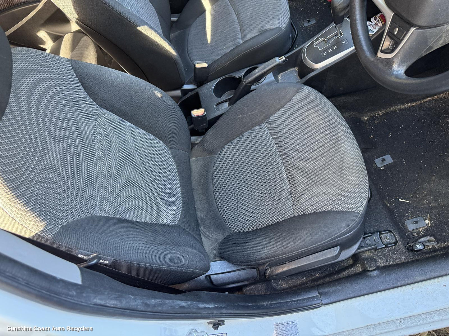 2014 Hyundai Accent Front Seat