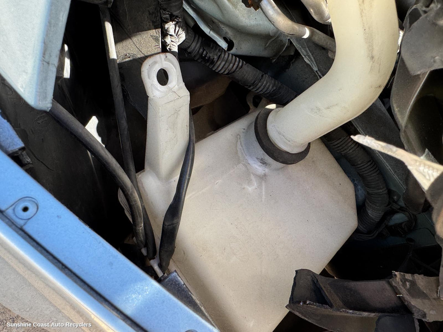 2010 Hyundai Getz Washer Bottle