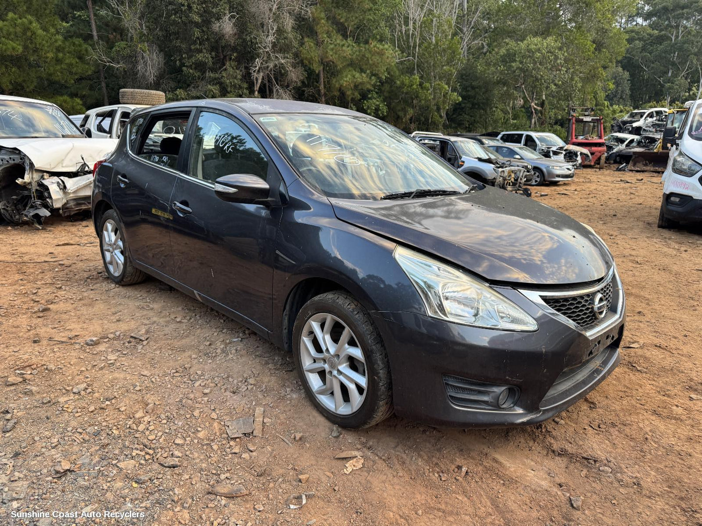 2013 Nissan Pulsar Right Front Strut