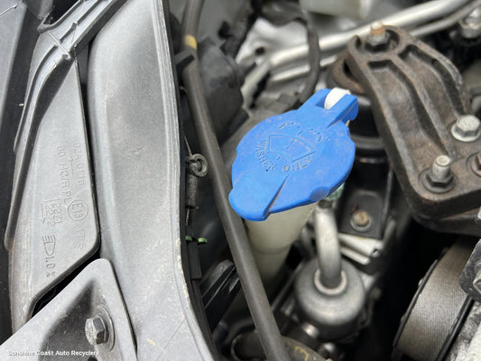 2010 Hyundai I20 Washer Bottle